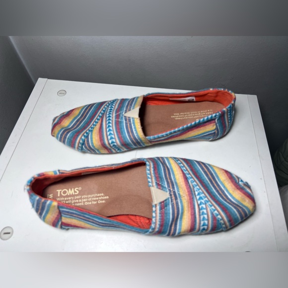 Like New Toms _ Women’s 7.5 - Picture 4 of 6